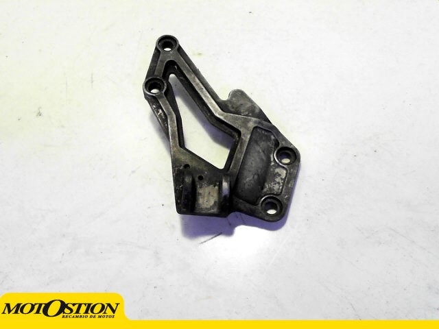 Soporte estribera delantero derecho KAWASAKI GPX 750 1986-1990  motodesguace