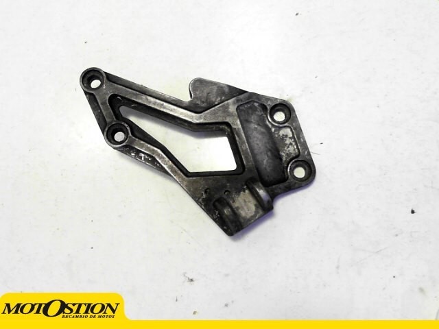 Soporte estribera delantero derecho KAWASAKI GPX 750 1986-1990  motodesguace