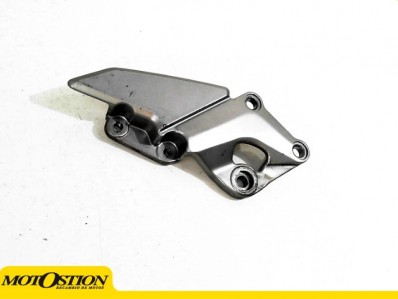 Soporte estribera delantero derecho