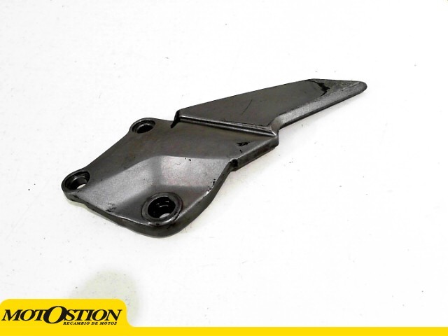 Soporte estribera delantero izquierdo KAWASAKI ZZR 600 1990-1993  segunda mano