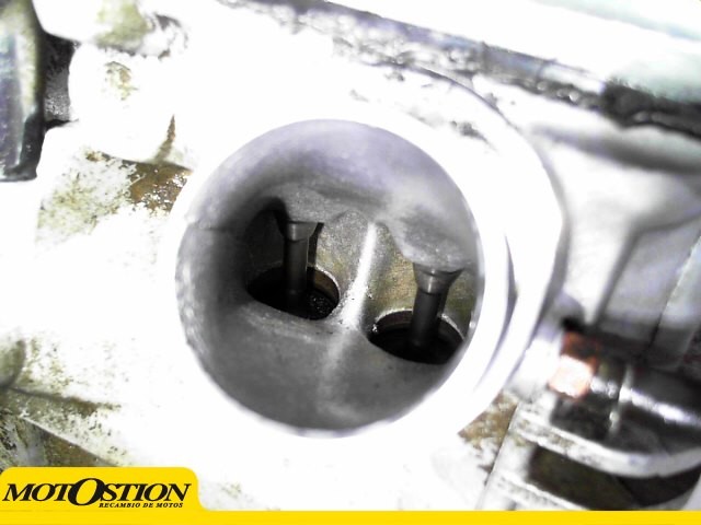 Motor completo del despiece o desguace de una moto Honda deauville 650 1998-2005
