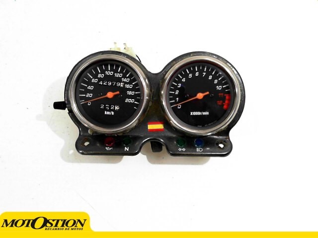 Relojes completos SUZUKI GS E 500 2002-2008  desguace motos