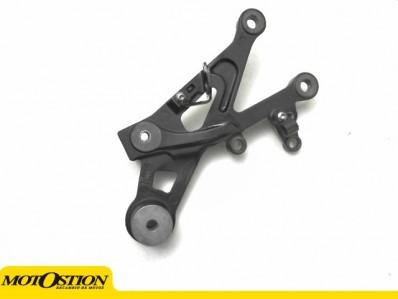 SOPORTE ESTRIBERA DELANTERO DERECHO Triumph Street triple 660 s 2020 - 2022