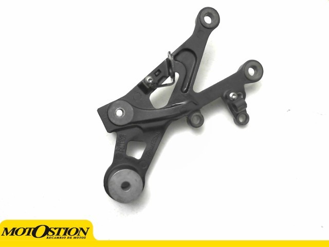 SOPORTE ESTRIBERA DELANTERO DERECHO Triumph Street triple 660 s 2020 - 2022