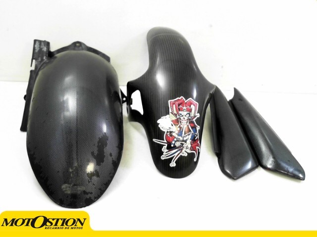 Cacha izquierda carbono DUCATI MONSTER 620 2001-2004  despiece de moto