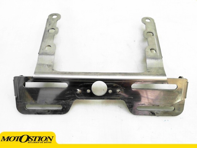 Aleta porta matriculas puig usada SUZUKI GSX 600 R 600 2004-2006  recambios para moto