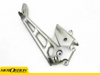 Soporte estriberas derecho Suzuki GSR 600 ABS 2007 - 2010
