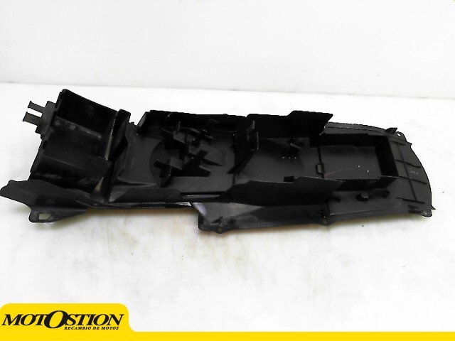 Aleta porta bateria SUZUKI GSX 750 R 750 2004-2006  desguace motos
