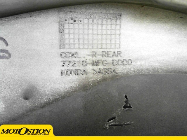 Cacha trasera derecha HONDA HORNET 600 2007-2010  segunda mano
