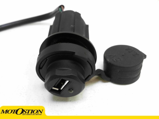 Cargador USB Kymco AK 550 2017 - 2021