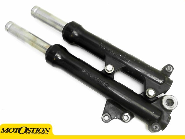 Brazo suspensión izquierdo Yamaha Tricity 125 2014 - 2016