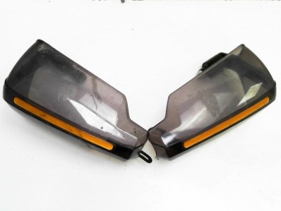 Cubre manetas blancos usados pareja SUZUKI BURGMAN 400 2007-2013  recambios para moto