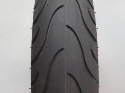 Neumático Michelin 110/70 R 17  Neumáticos