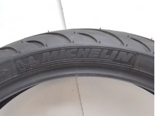 Neumático Michelin 110/70 R 17  Neumáticos