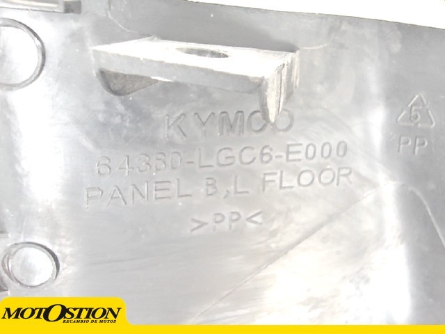 Suelo delantero izquierdo Kymco AK 550 2017 - 2021