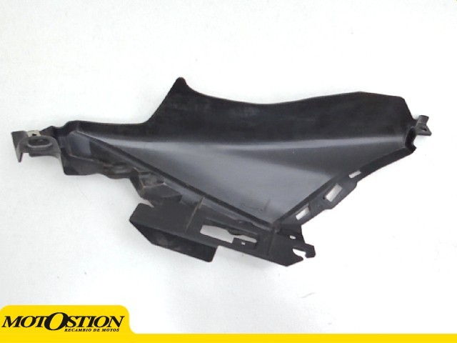 Embellecedor cacha trasera izquierda Yamaha XMAX 300 2023 - 2024