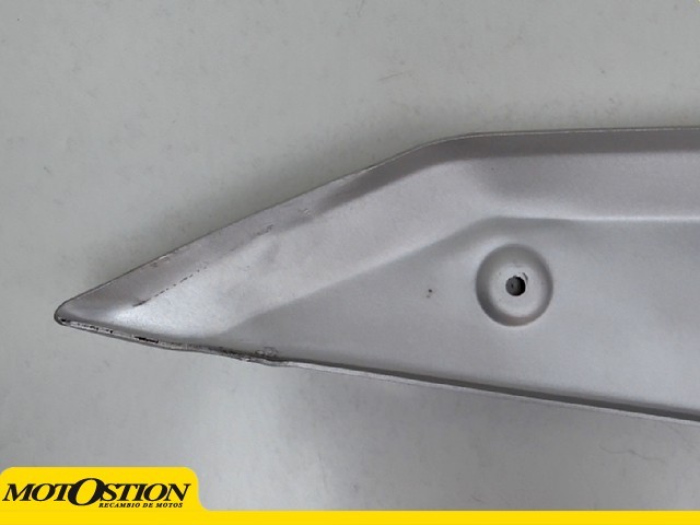 Embellecedor carenado superior izquierdo Bmw R 1300 GS 2022 - 2025